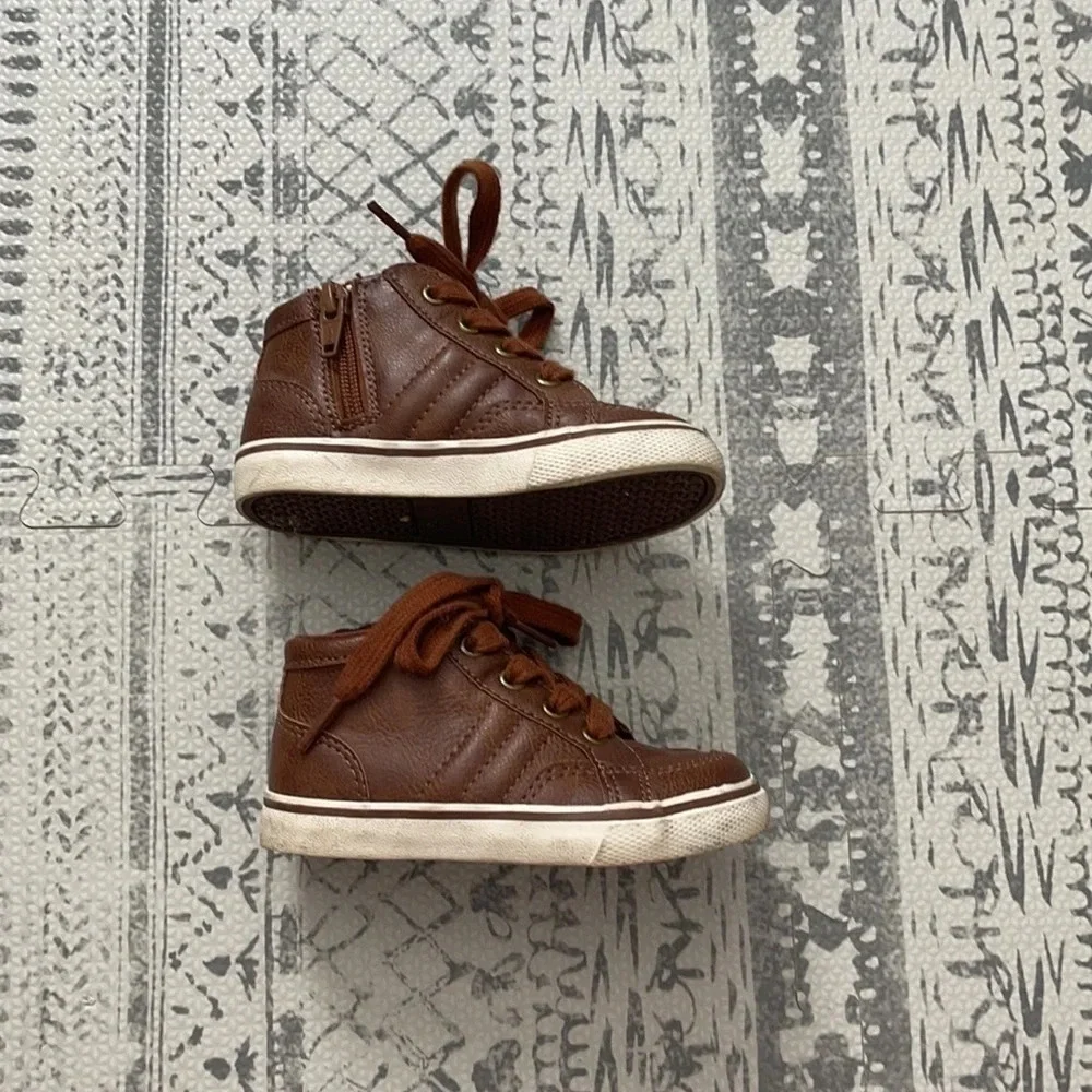 🎄Clearance Cat & Jack toddler Florian Mid‎ Top Leather Sneaker Brown